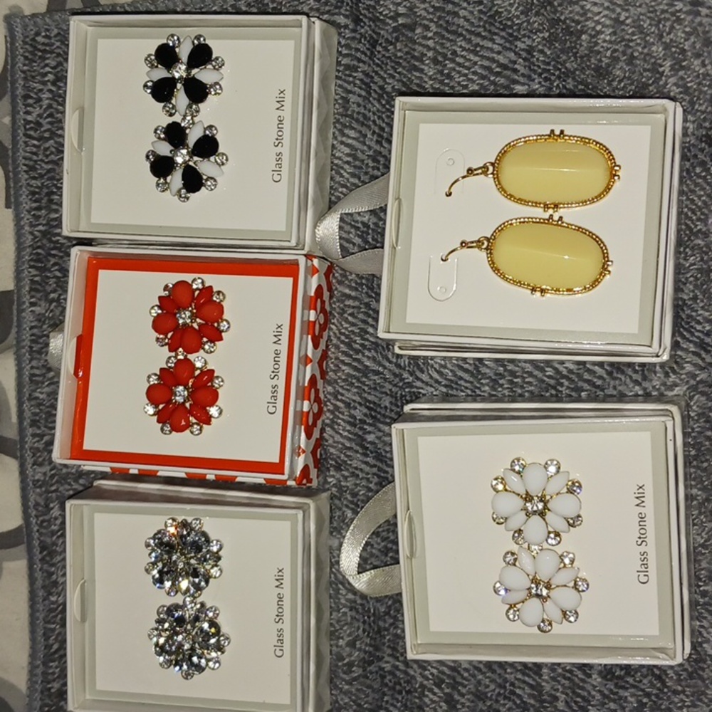 Please read in description about prices!! Glassed Stone mix costume earrings